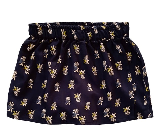Snowflakes Girls' Skorts With Pineapple Prints - Black