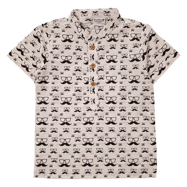 Snowflakes Boys Half Sleeve Short Kurta With Glasses Prints -White