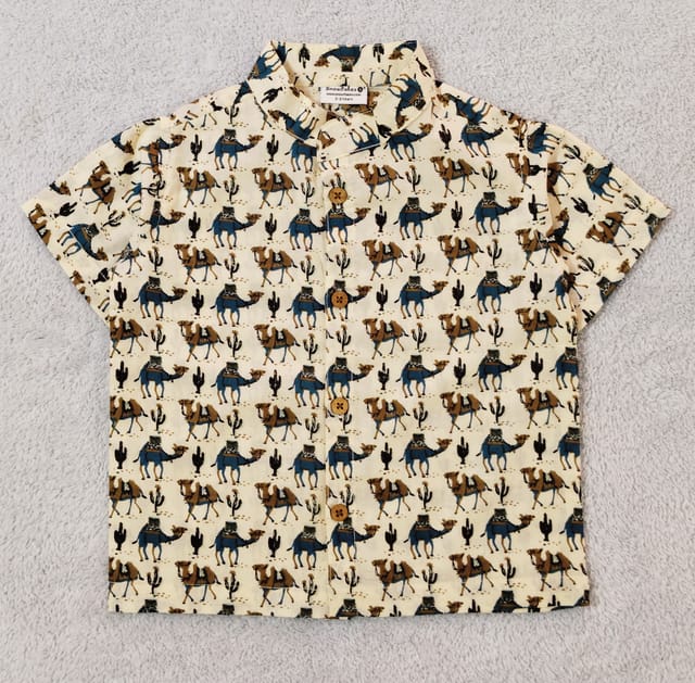 Snowflakes Boys Half Sleeve Cotton Shirt With Camel Prints - Off White