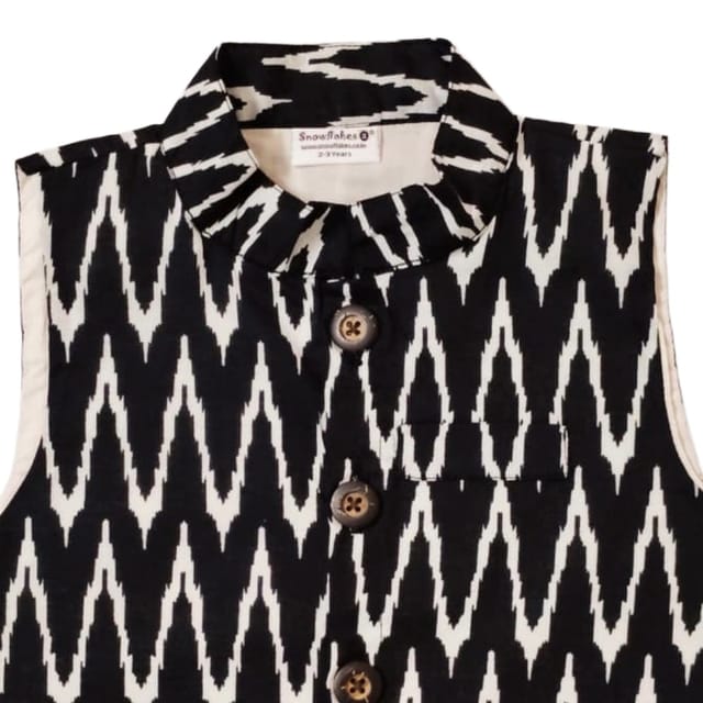 Snowflakes Boys Cotton Waistcoat With Wave Prints - Black