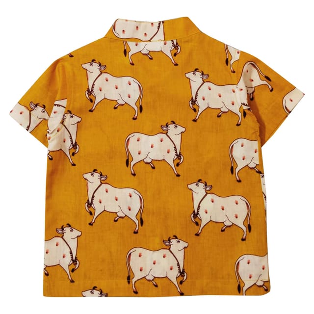 Snowflakes Boys Half Sleeve Cotton Shirt With Cow Prints - Yellow