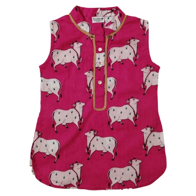 Snowflakes Girls Sleeveless Kurti Set With Straight Pants, With Cow Prints - Pink