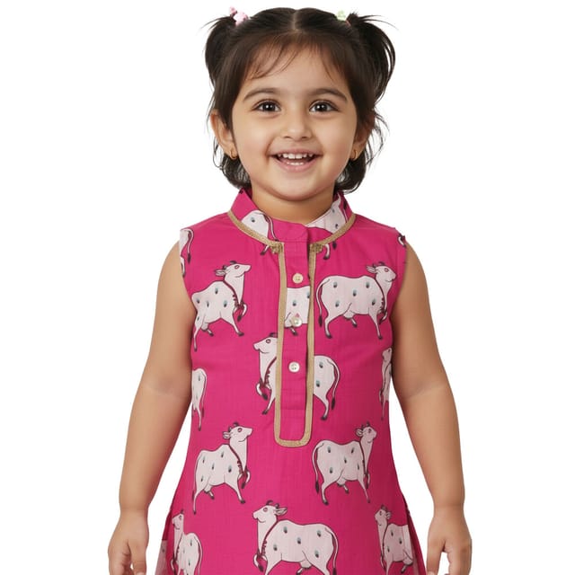 Snowflakes Girls Sleeveless Kurti Set With Straight Pants, With Cow Prints - Pink